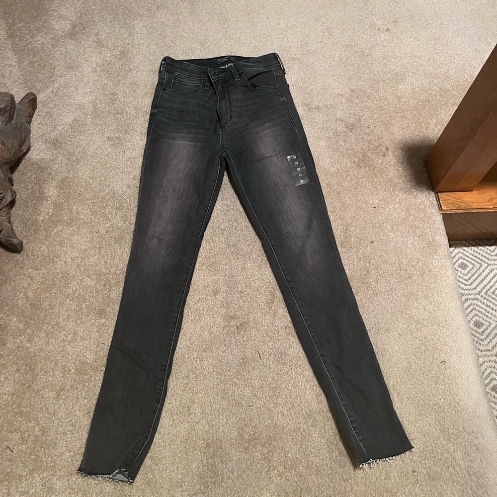 NWT- Abercrombie and Fitch black high rise super skinny jeans
